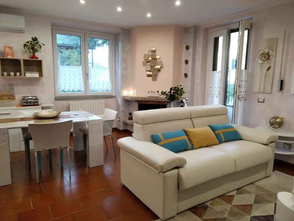 I Tre Oleandri Varenna Apartment Perledo Holiday home